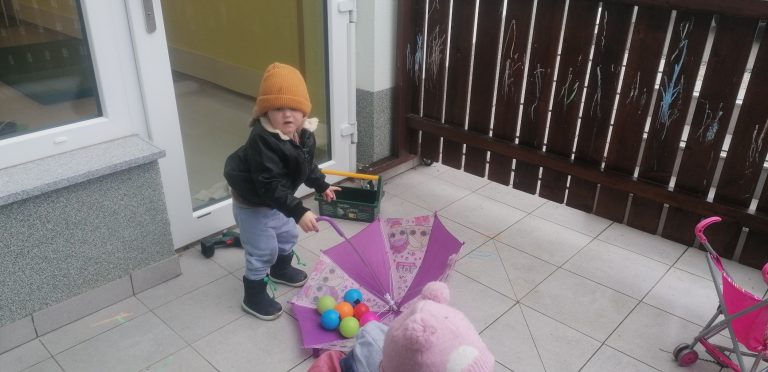 Zunaj je lepo